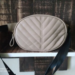 Chevron Pu Fanny Pack with adjustable strap.🌺